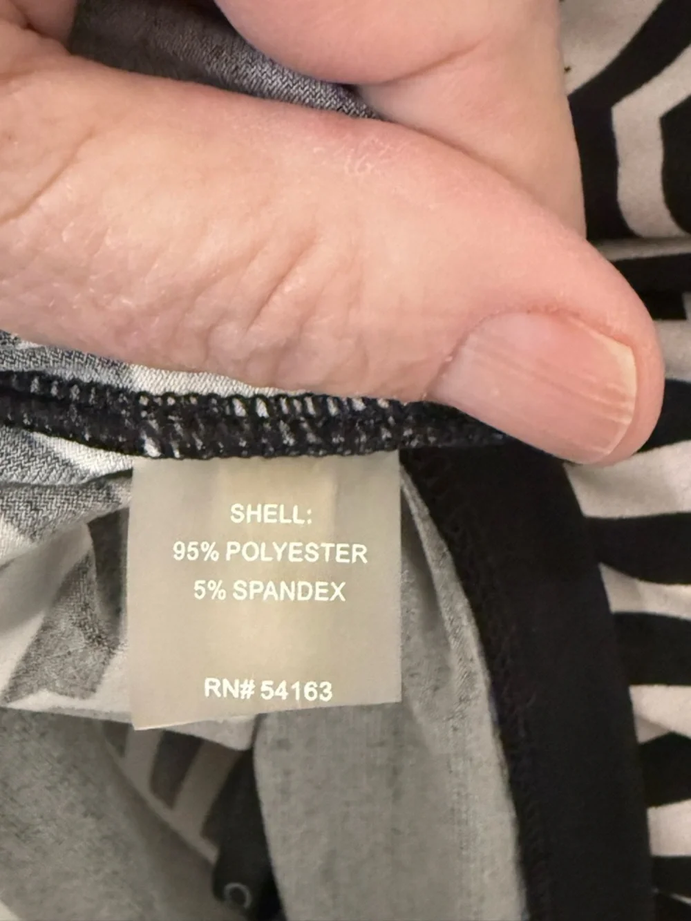 Calvin Klein Black & White Geometric Sleeveless Top - Picture 5 of 5